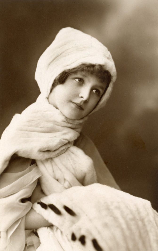 Léa Jeanne Helbling courtisée