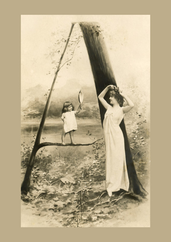 Les lettres A à D prennent vie dans des cartes postales illustrées de la Belle Époque mêlant photographie et illustration.