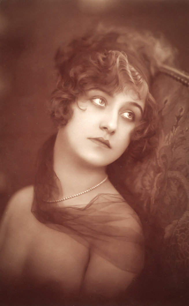 jeannine-1 Jeanne Helbling courtisée